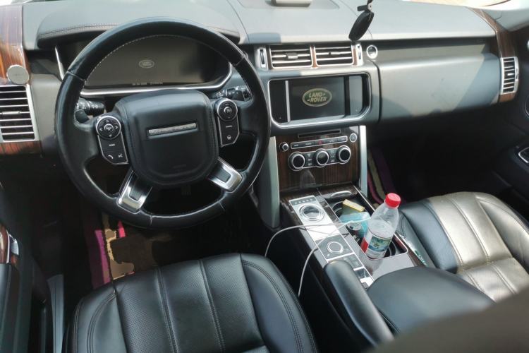 Used Land Rover Range 2015 3.0 SC V6 Vogue Center Console