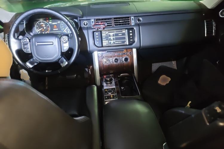 Used Land Rover Range 2015 3.0 SC V6 Vogue Center Console