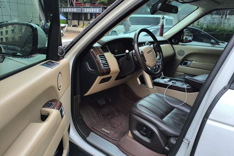 Used Land Rover Range 2015 3.0 SC V6 Vogue Driver Seat