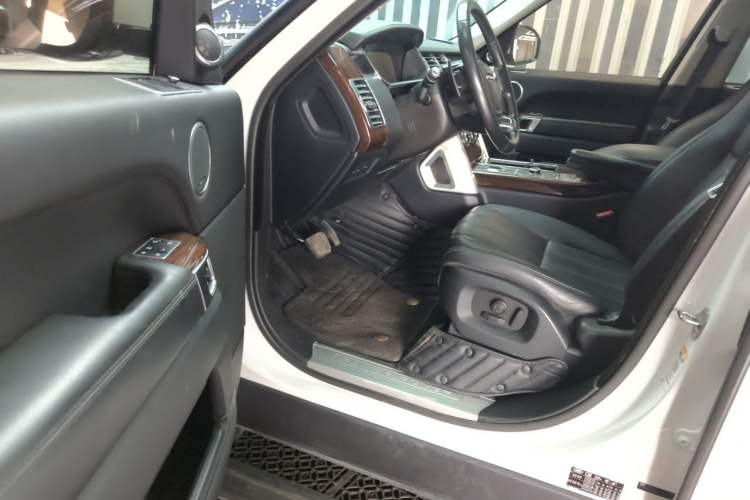 Used Land Rover Range 2015 3.0 SC V6 Vogue Driver Seat