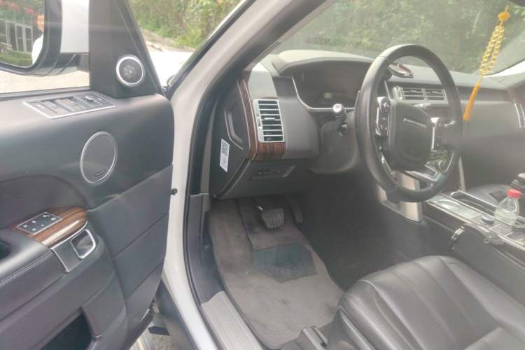 Used Land Rover Range 2015 3.0 SC V6 Vogue Driver Seat