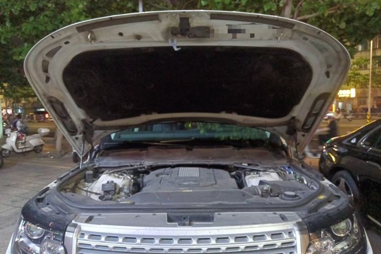 Used Land Rover Range 2015 3.0 TDV6 Vogue Engine Bay