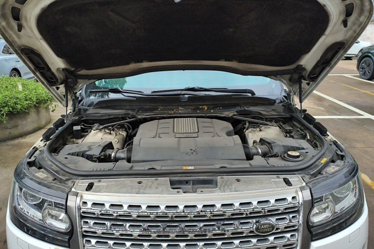 Used Land Rover Range 2015 3.0 SC V6 Vogue Engine Bay
