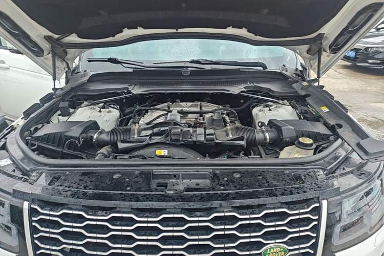 Used Land Rover Range  Engine Bay