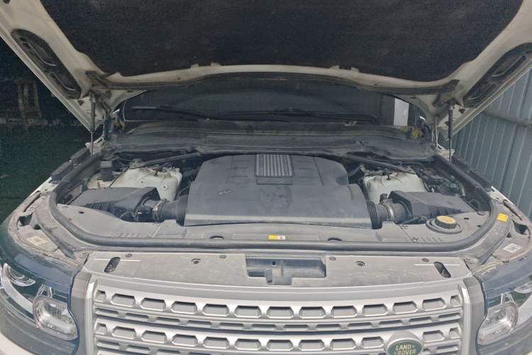 Used Land Rover Range  Engine Bay