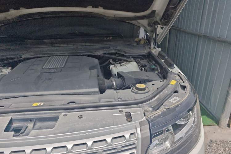 Used Land Rover Range  Engine Bay Left