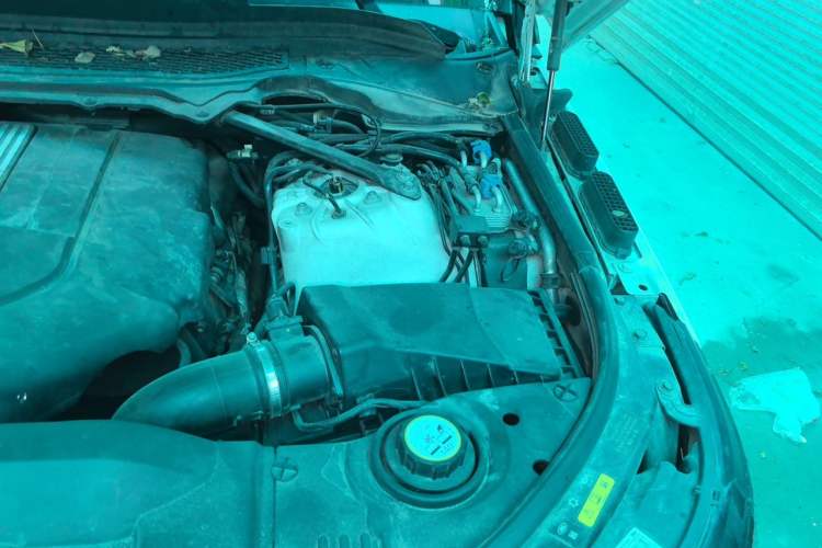 Used Land Rover Range 2015 3.0 TDV6 Vogue Engine Bay Left