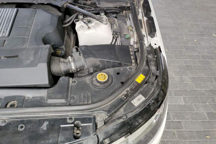 Used Land Rover Range  Engine Bay Left
