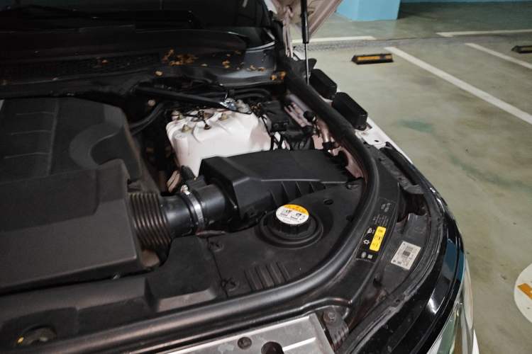 Used Land Rover Range 2015 3.0 SC V6 Vogue SE Long-Wheelbase Edition Engine Bay Left