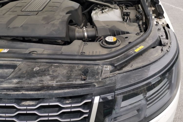 Used Land Rover Range 2015 3.0 SC V6 Vogue Engine Bay Left