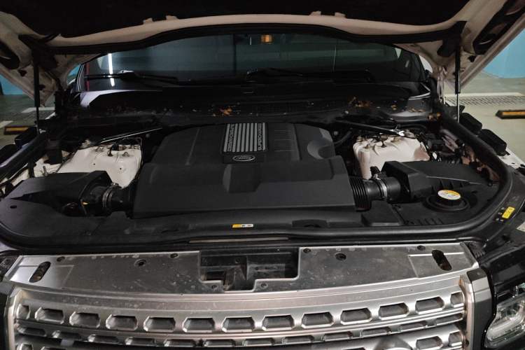 Used Land Rover Range 2015 3.0 SC V6 Vogue SE Long-Wheelbase Edition Engine Bay
