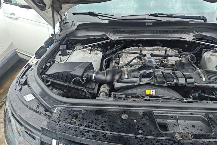 Used Land Rover Range  Engine Bay Right