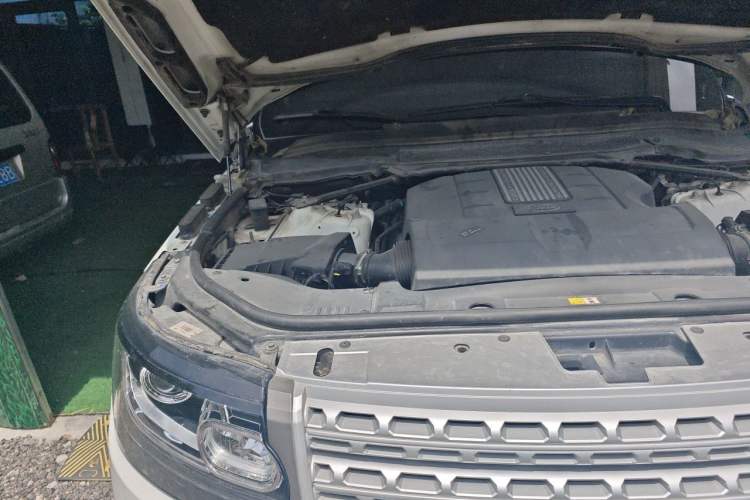 Used Land Rover Range  Engine Bay Right