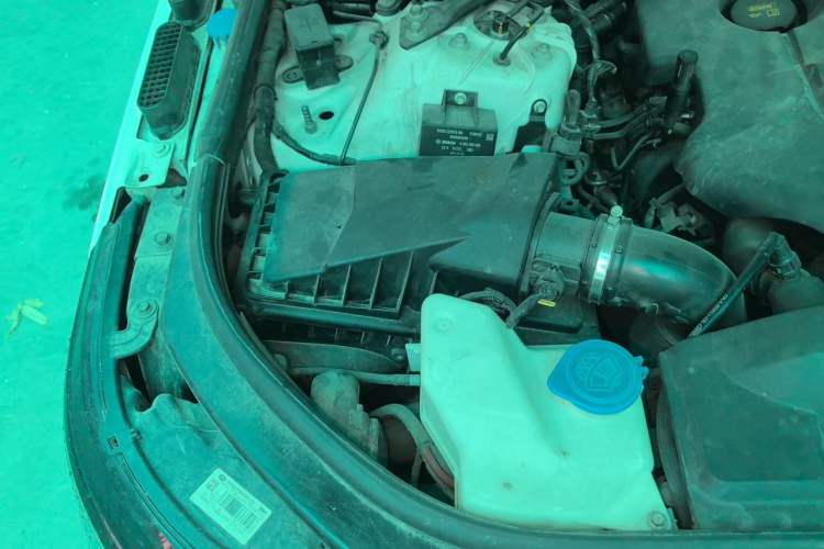 Used Land Rover Range 2015 3.0 TDV6 Vogue Engine Bay Right