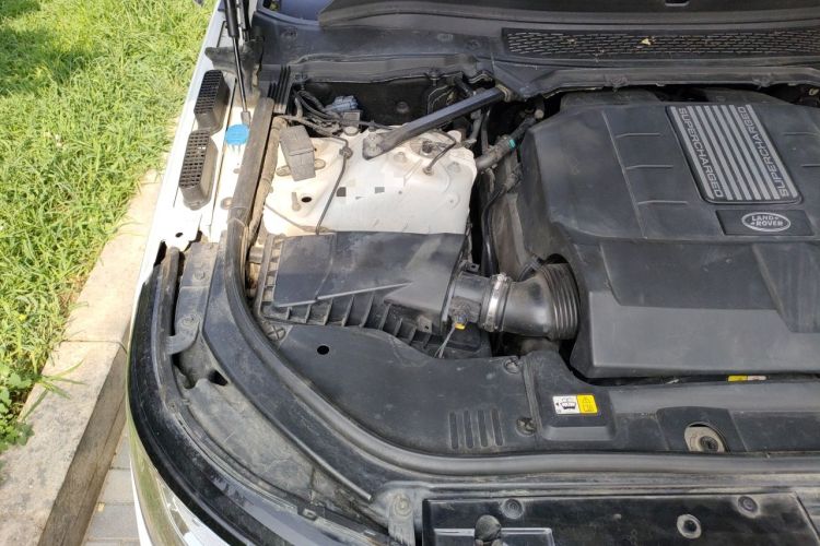 Used Land Rover Range  Engine Bay Right