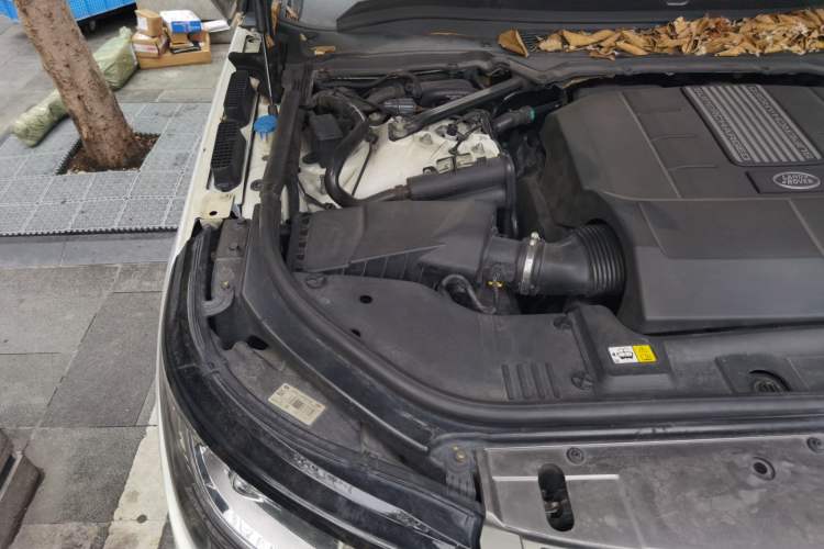 Used Land Rover Range  Engine Bay Right