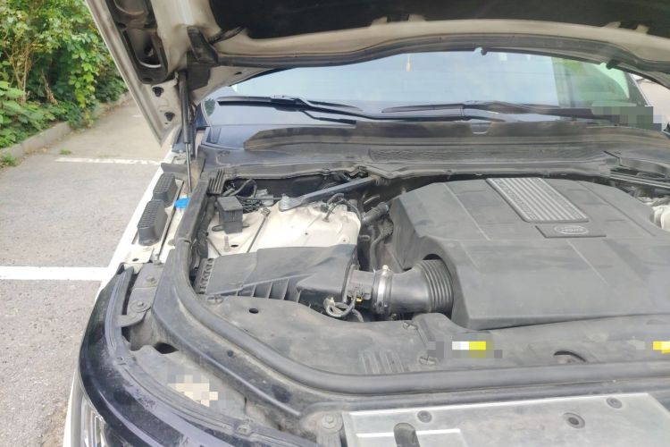 Used Land Rover Range 2015 3.0 SC V6 Vogue Engine Bay Right