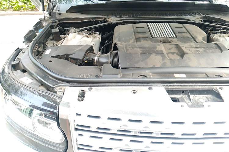 Used Land Rover Range 2015 3.0 SC V6 Vogue Engine Bay Right