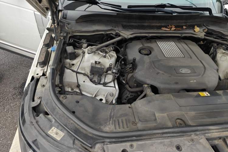 Used Land Rover Range  Engine Bay Right