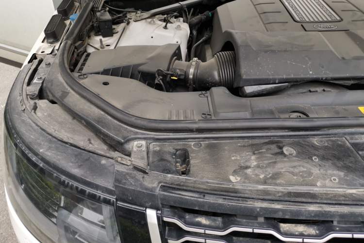 Used Land Rover Range 2015 3.0 SC V6 Vogue Engine Bay Right