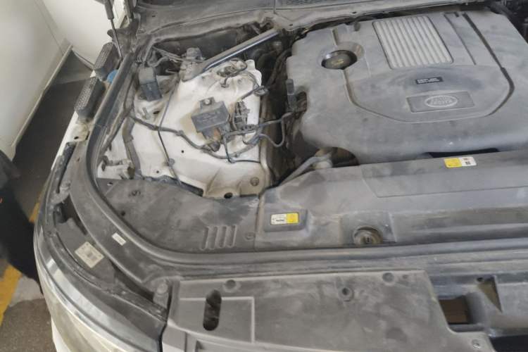 Used Land Rover Range 2015 3.0 TDV6 Vogue Engine Bay Right