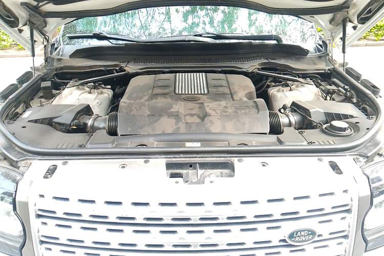 Used Land Rover Range 2015 3.0 SC V6 Vogue Engine Bay
