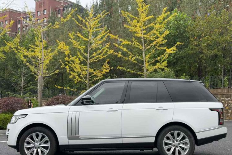 Used Land Rover Range 2015 3.0 SC V6 Vogue Exterior 1