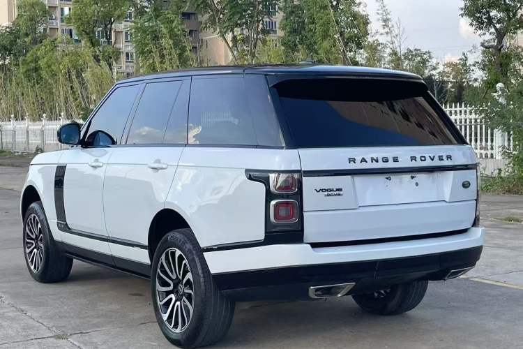 Used Land Rover Range 2015 3.0 SC V6 Vogue Exterior 3