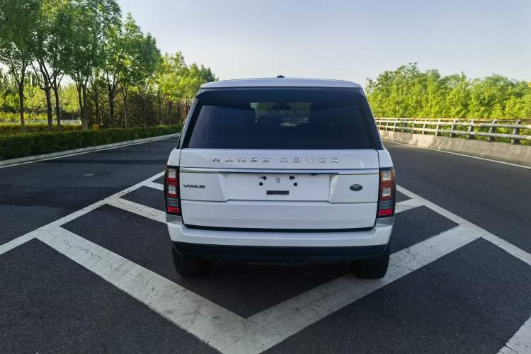 Used Land Rover Range 2015 3.0 SC V6 Vogue Exterior 5