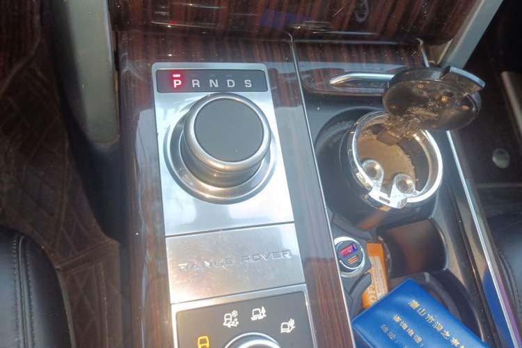 Used Land Rover Range 2015 3.0 SC V6 Vogue Gear Lever