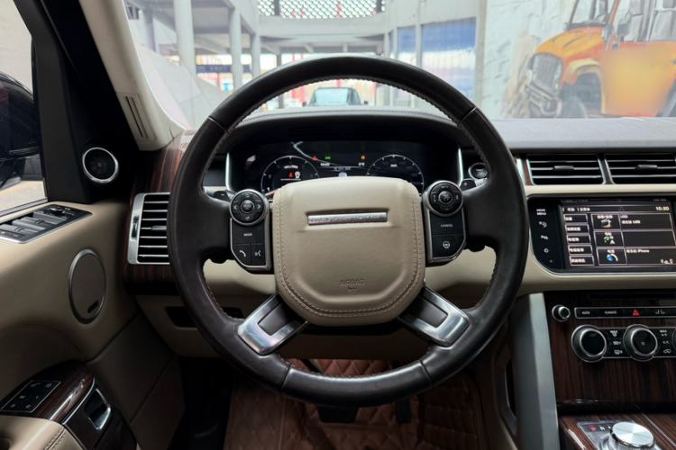 Used Land Rover Range 2015 3.0 SC V6 Vogue Interior 1
