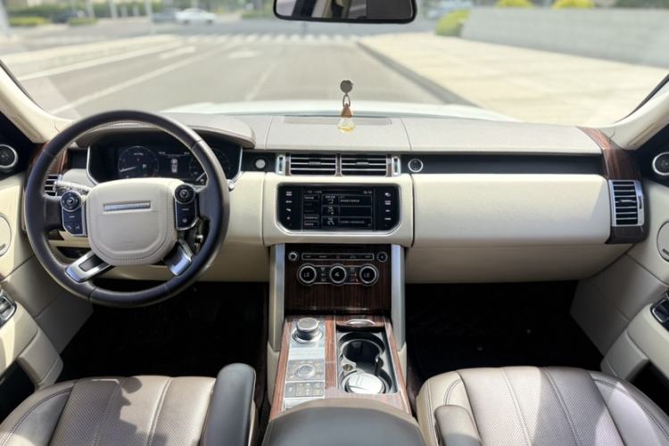 Used Land Rover Range 2015 3.0 SC V6 Vogue Interior 1