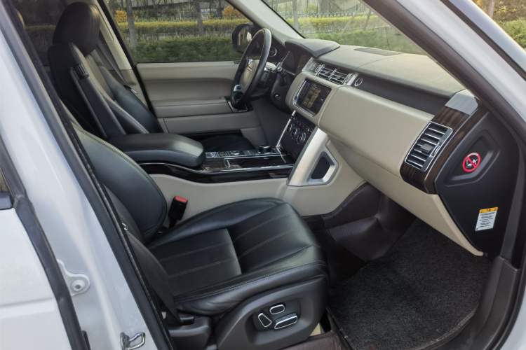 Used Land Rover Range 2015 3.0 SC V6 Vogue Interior 10