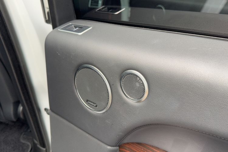 Used Land Rover Range 2015 3.0 SC V6 Vogue Interior 10