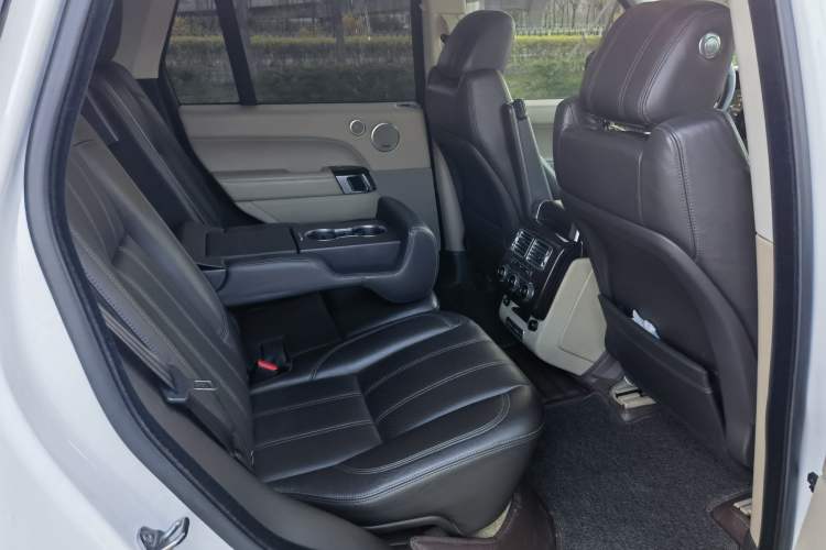 Used Land Rover Range 2015 3.0 SC V6 Vogue Interior 11