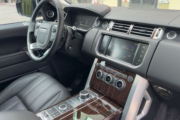 Used Land Rover Range 2015 3.0 SC V6 Vogue Interior 12