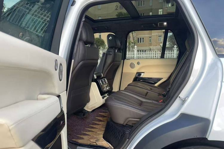 Used Land Rover Range 2015 3.0 SC V6 Vogue Interior 3
