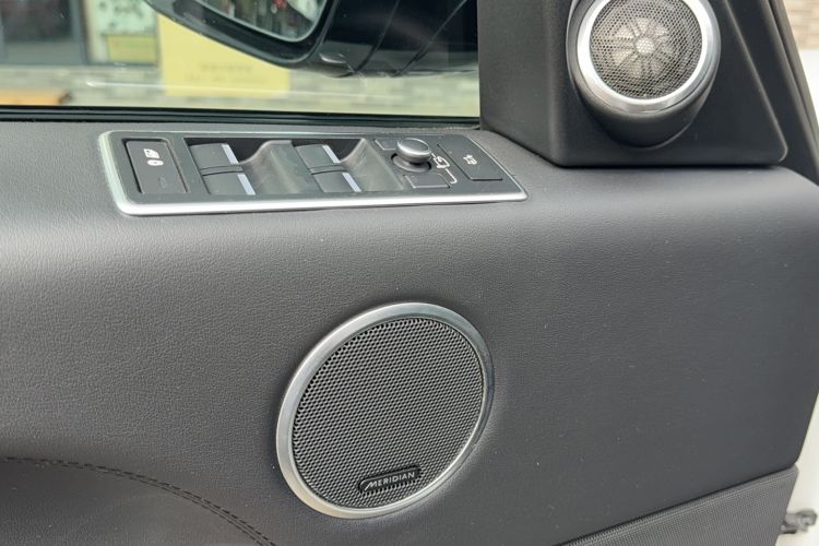 Used Land Rover Range 2015 3.0 SC V6 Vogue Interior 3