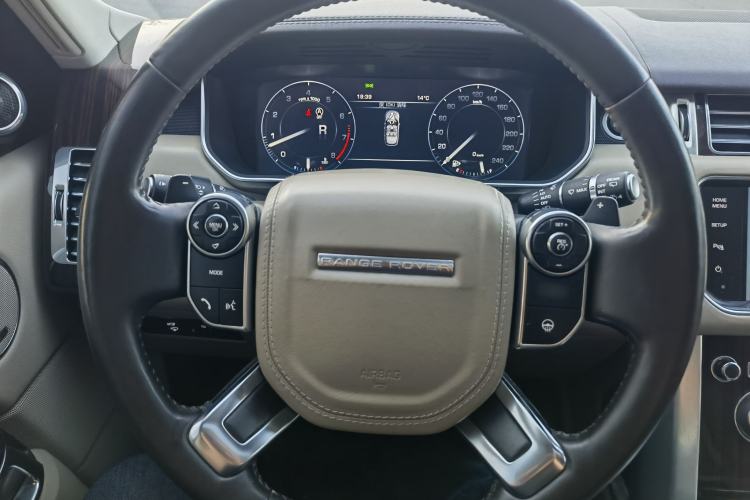 Used Land Rover Range 2015 3.0 SC V6 Vogue Interior 5