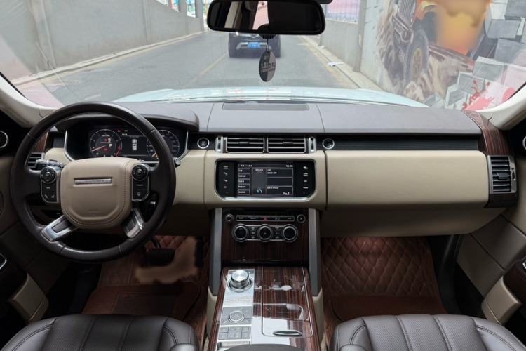 Used Land Rover Range 2015 3.0 SC V6 Vogue Interior 5