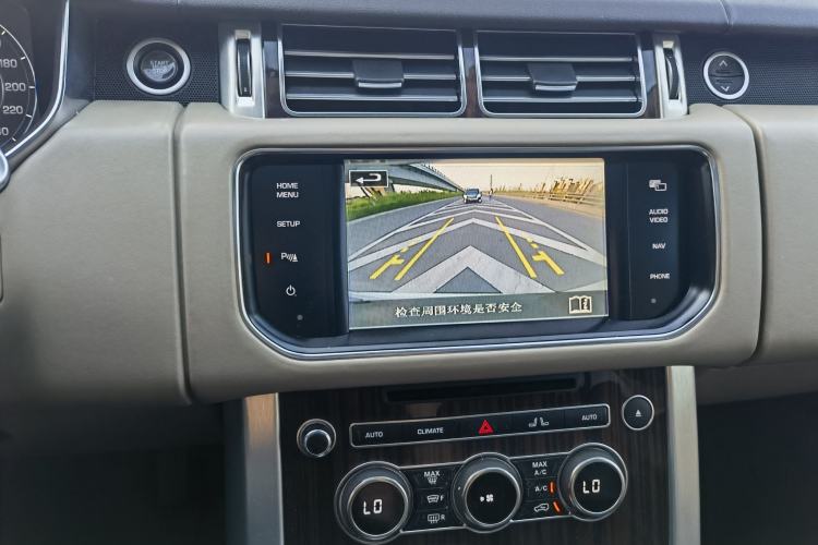 Used Land Rover Range 2015 3.0 SC V6 Vogue Interior 6