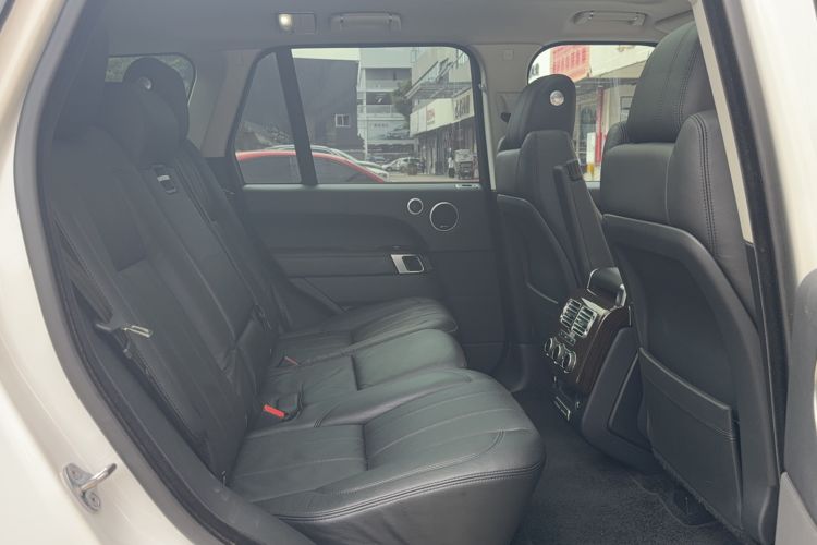 Used Land Rover Range 2015 3.0 SC V6 Vogue Interior 8