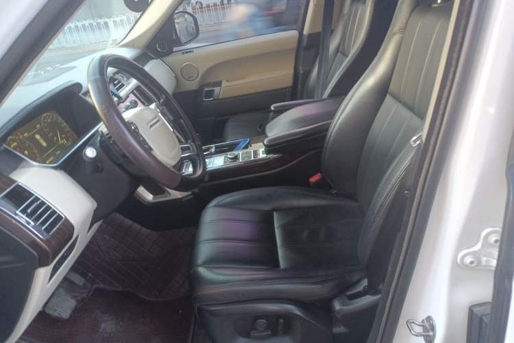 Used Land Rover Range 2015 3.0 SC V6 Vogue Left Front Seat