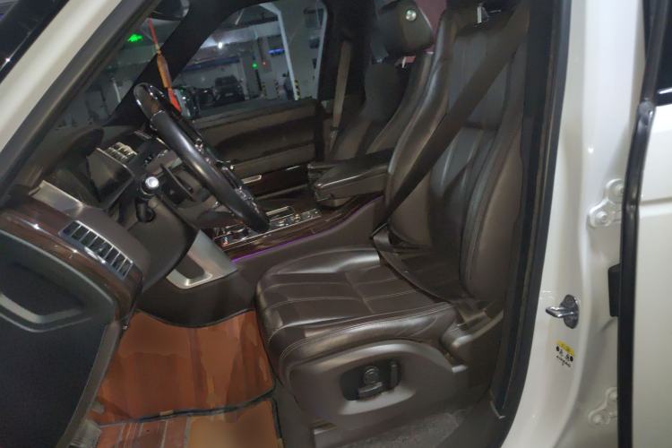 Used Land Rover Range 2015 3.0 TDV6 Vogue SE Extended-Length Model Left Front Seat