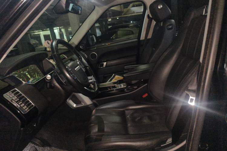 Used Land Rover Range 2015 3.0 SC V6 Vogue Left Front Seat