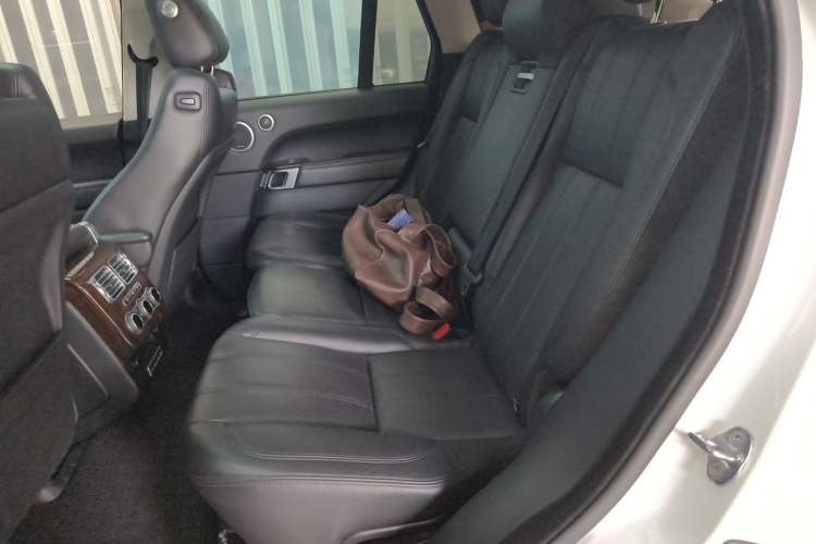 Used Land Rover Range 2015 3.0 SC V6 Vogue Left Rear Seat