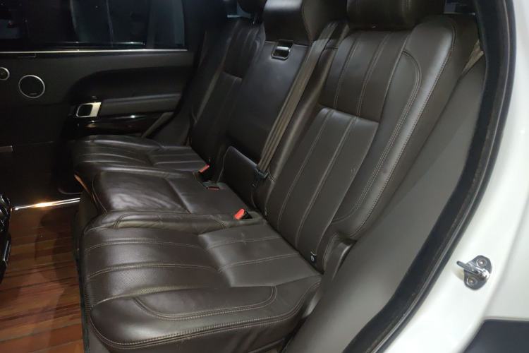 Used Land Rover Range 2015 3.0 TDV6 Vogue SE Extended-Length Model Left Rear Seat