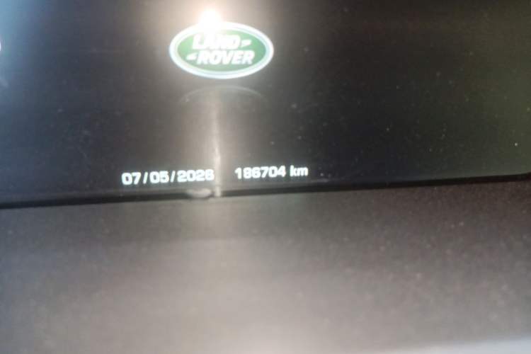 Used Land Rover Range 2015 3.0 SC V6 Vogue Odometer Close Up