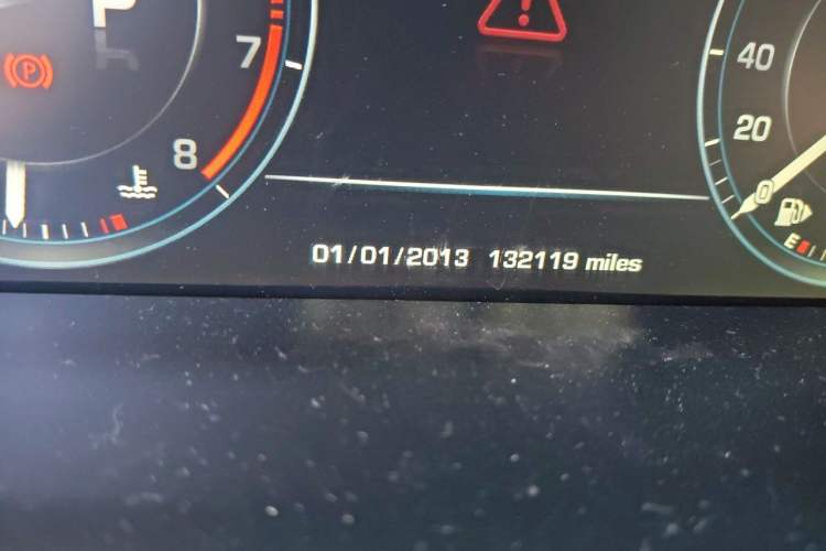 Used Land Rover Range  Odometer Close Up