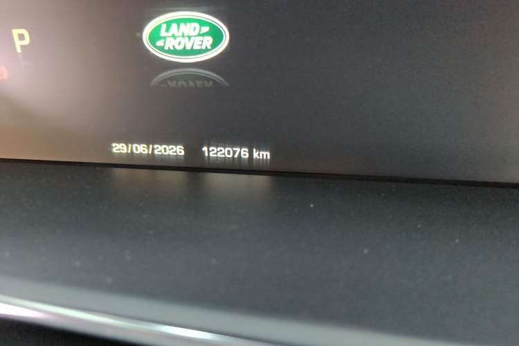 Used Land Rover Range 2015 3.0 SC V6 Vogue Odometer Close Up
